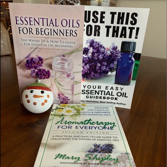 Three essential Oil’s Books - Picture 2 of 3